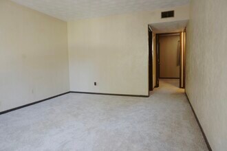 728 N Vine St in Du Quoin, IL - Building Photo - Building Photo