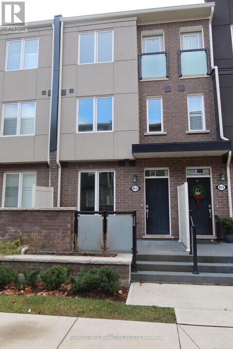 45-45 Heron Park Pl in Toronto, ON - Building Photo