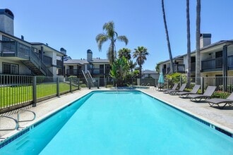 Elan Sandcastle Shores in Carlsbad, CA - Foto de edificio - Building Photo