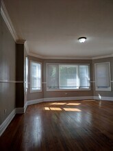 7729 S Essex Ave in Chicago, IL - Building Photo - Building Photo