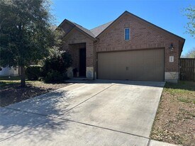 204 Patriot Dr in Buda, TX - Building Photo