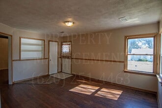 502 Highland Rd in Coffeyville, KS - Building Photo - Building Photo