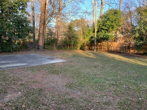 3733 Blandwood Dr in Charlotte, NC - Foto de edificio - Building Photo