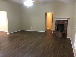 6530 Ithaca Falls in San Antonio, TX - Building Photo - Building Photo