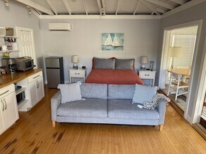 3605 Laurel Ave, Unit MB STUDIO in Manhattan Beach, CA - Building Photo - Building Photo