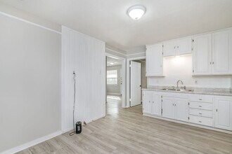 2306 SW 8th Ave in Amarillo, TX - Foto de edificio - Building Photo