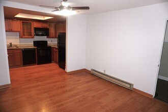 1031 Crestview Dr in Mountain View, CA - Building Photo - Building Photo