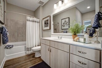 Apartments at Eleven240 in Charlotte, NC - Foto de edificio - Building Photo