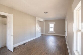 2141 Philadelphia Dr in Dayton, OH - Building Photo - Building Photo