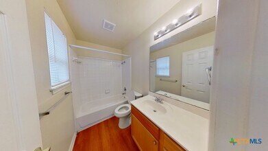 102 Hersee Ct in Hutto, TX - Building Photo - Building Photo