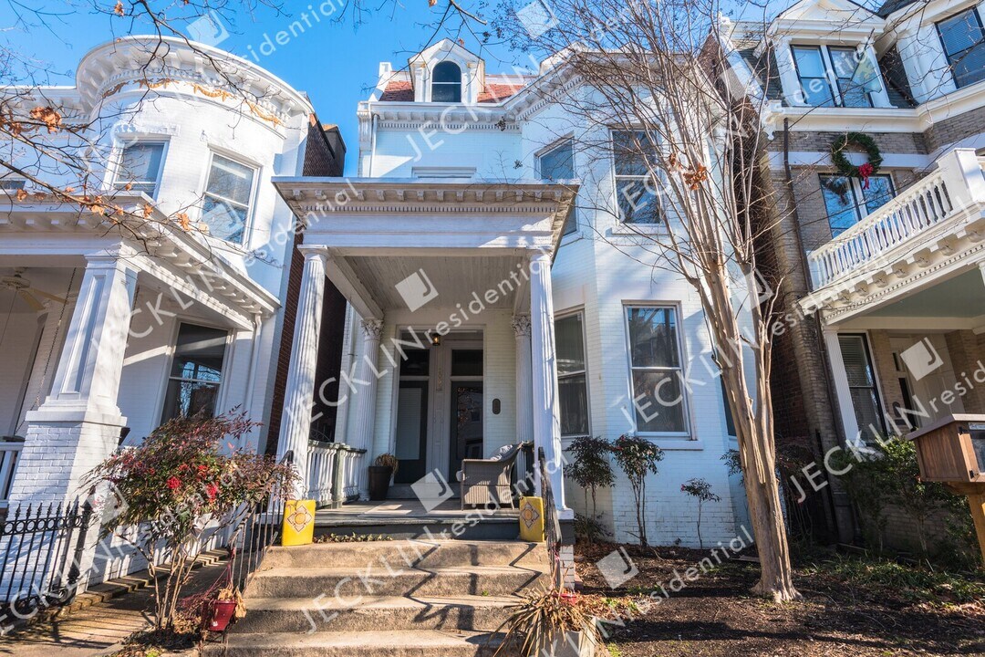2006 W Grace St Unit B in Richmond, VA - Building Photo