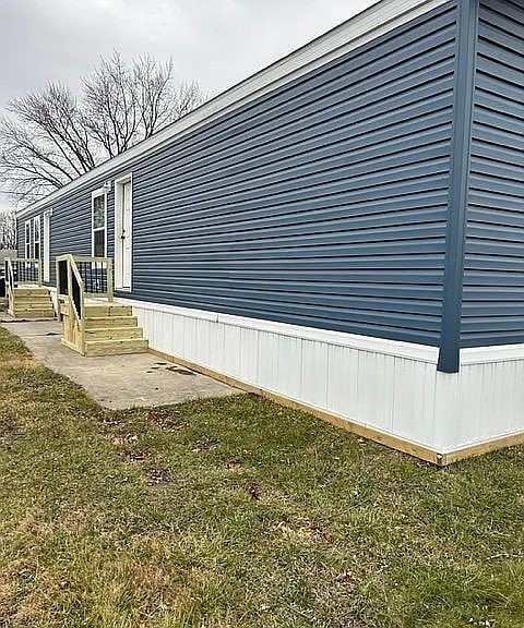 property at 551 S Leonard Ave