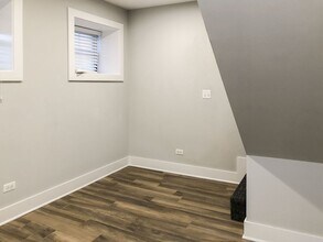 1946 W Nelson St, Unit 1946-1W in Chicago, IL - Foto de edificio - Building Photo