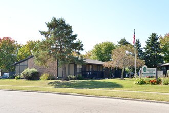 Sandalwood Wood Place in Piqua, OH - Building Photo - Building Photo