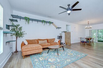 1051 44th St S in St. Petersburg, FL - Building Photo - Building Photo