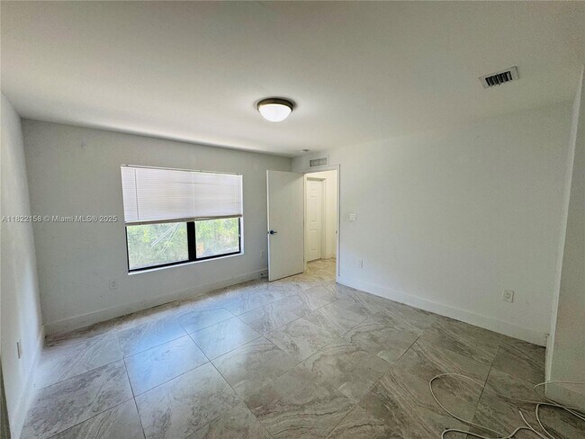 604 NW 3rd St in Hallandale Beach, FL - Building Photo - Building Photo