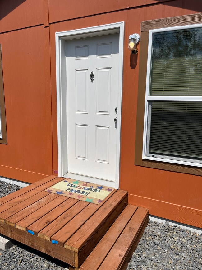 9344 N Chicago Ave, Unit B in Portland, OR - Foto de edificio - Building Photo