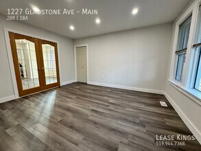 1227 Gladstone Ave in Windsor, ON - Building Photo - Building Photo
