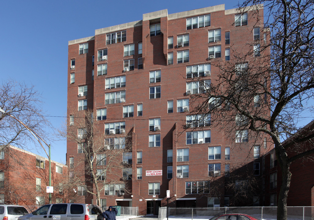 Lake Park Manor in Chicago, IL - Building Photo