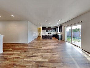 2753 Justice Pl in Enumclaw, WA - Foto de edificio - Building Photo