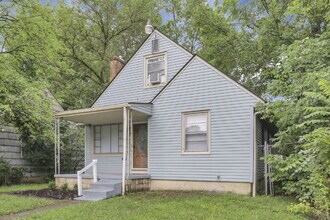 1275 E Weber Rd in Columbus, OH - Building Photo - Building Photo