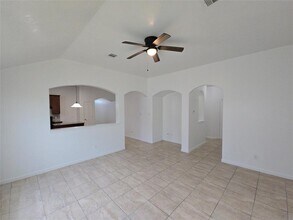 1306 Squire Dr in Baytown, TX - Building Photo - Building Photo