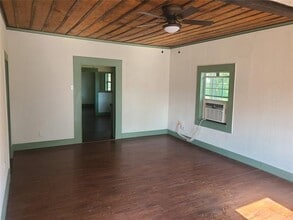 1104 SW 7th Ave in Mineral Wells, TX - Building Photo - Building Photo