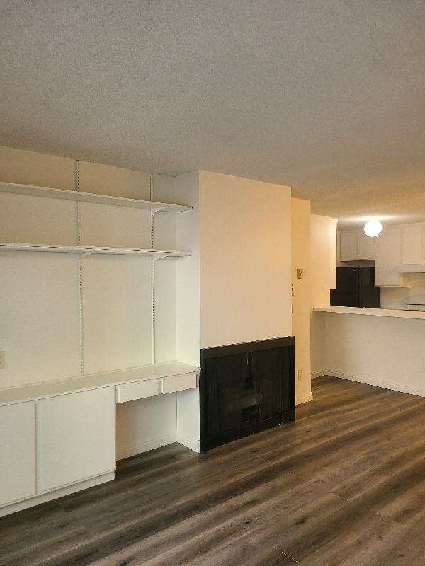 160 S El Molino Ave, Unit 202 in Pasadena, CA - Building Photo - Building Photo