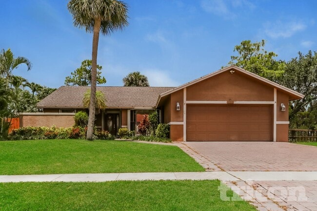 property at 835 Ivy Dr