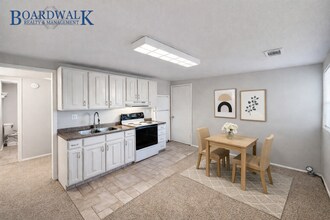 1955 S Foothill Dr in Salt Lake City, UT - Foto de edificio - Building Photo