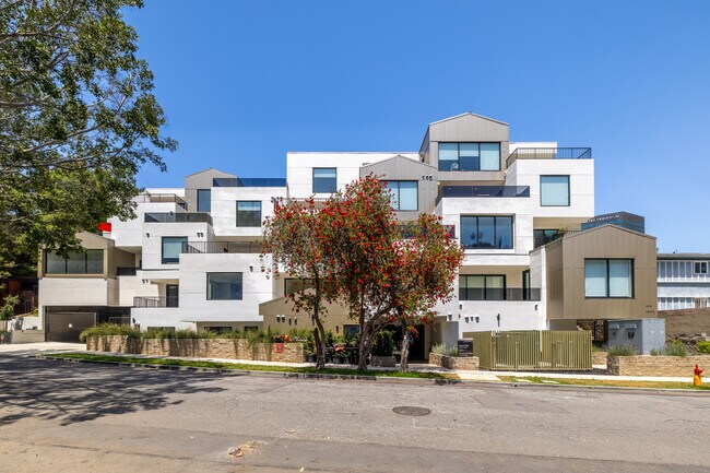 The Regal in Los Angeles, CA - Building Photo - Building Photo