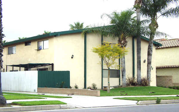 271 E Dexter St in Covina, CA - Building Photo - Building Photo