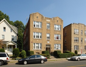 1056 Capitol Ave in Hartford, CT - Foto de edificio - Building Photo