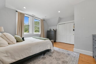 1774 Beacon St, Unit 6 in Brookline, MA - Foto de edificio - Building Photo