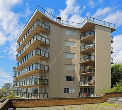 The Iona in West Vancouver, BC - Building Photo - Building Photo