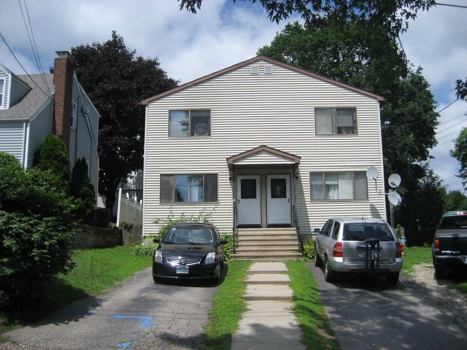 11 Bluff St, Unit david in Derby, CT - Foto de edificio