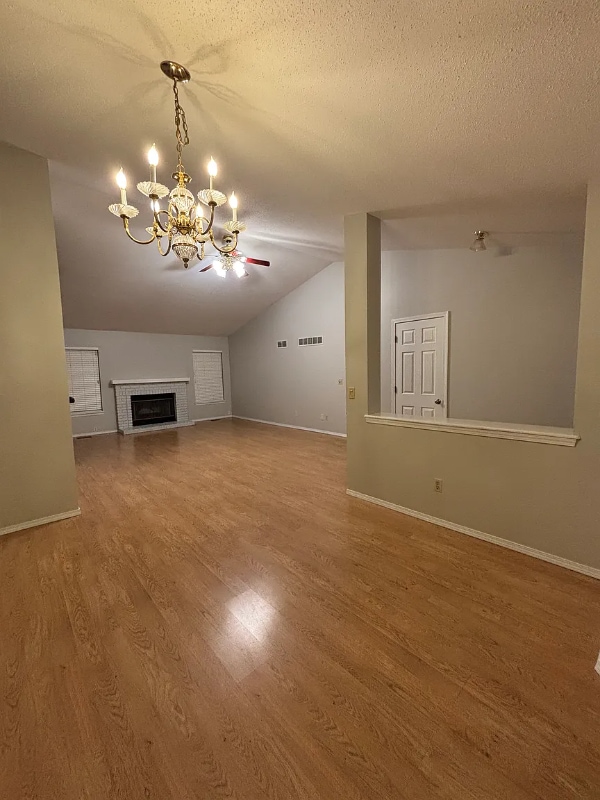 914 Shandra Dr in Ballwin, MO - Building Photo - Building Photo