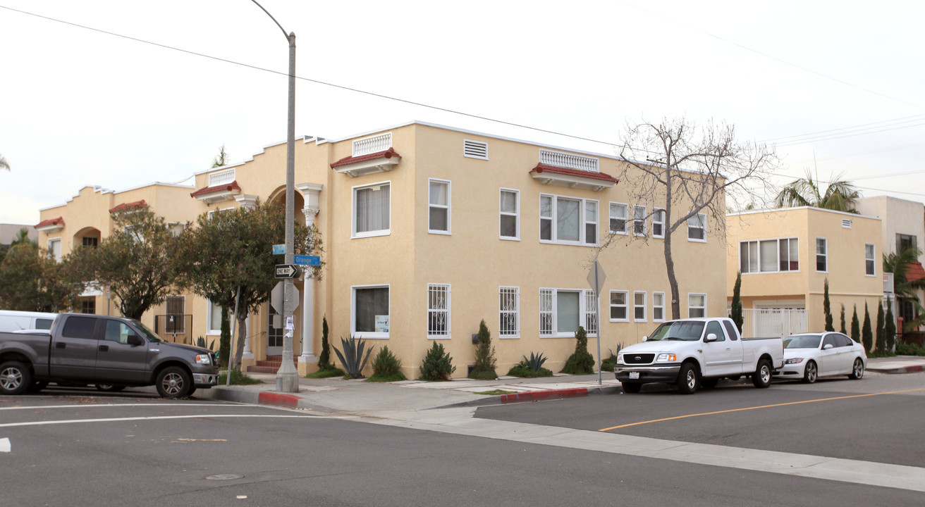 1161 E 1st St in Long Beach, CA - Building Photo