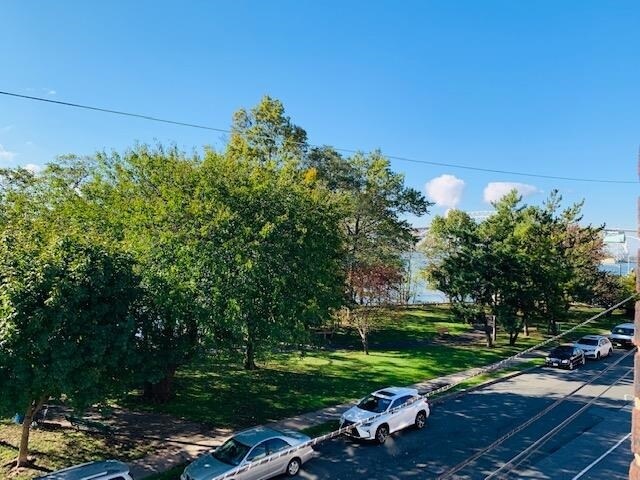 27 W 1ST St in Bayonne, NJ - Building Photo