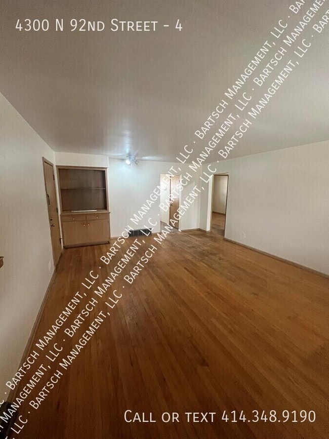 4300 N 92nd St in Milwaukee, WI - Building Photo - Building Photo