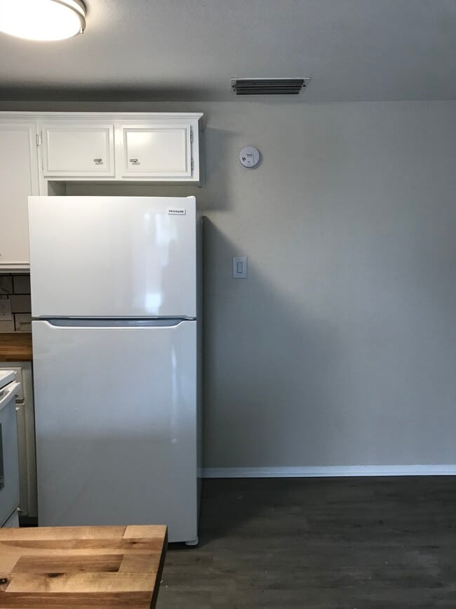 property at 705 W Kansas Ave