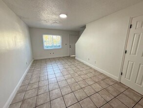137 Garden Dr in Winter Springs, FL - Building Photo - Building Photo