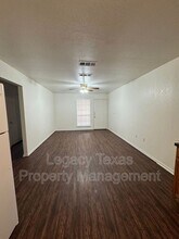 1108 Williams Ave in Cleburne, TX - Building Photo - Building Photo