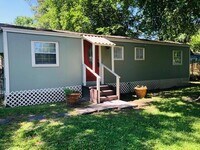 734 McDaniel St photo'