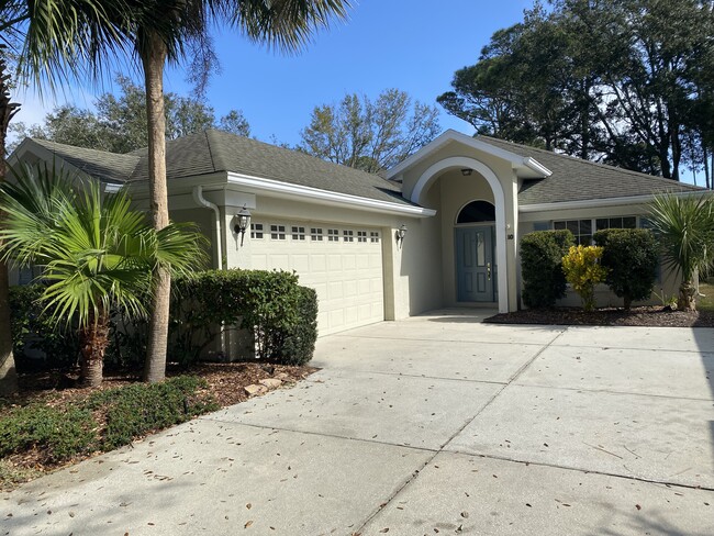 property at 10 Tanglewood Ct