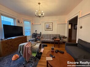 39 Turner St, Unit 3 in Boston, MA - Building Photo - Building Photo