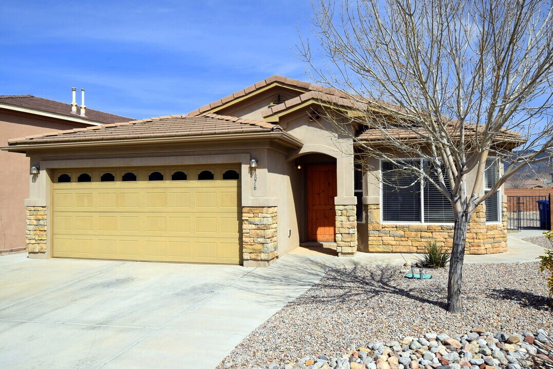 1876 Black Gold St SE in Albuquerque, NM - Building Photo