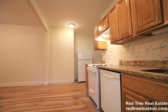 58 Queensberry St, Unit 8 in Boston, MA - Building Photo - Building Photo