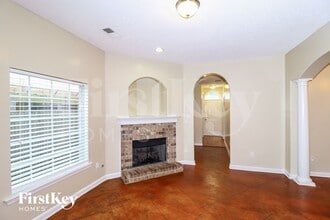 10223 Macon Rd in Cordova, TN - Foto de edificio - Building Photo