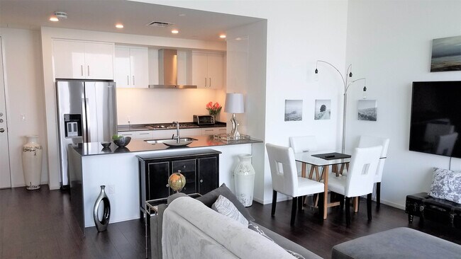 301 West Ave., Unit Suite 4900 in Austin, TX - Foto de edificio - Building Photo
